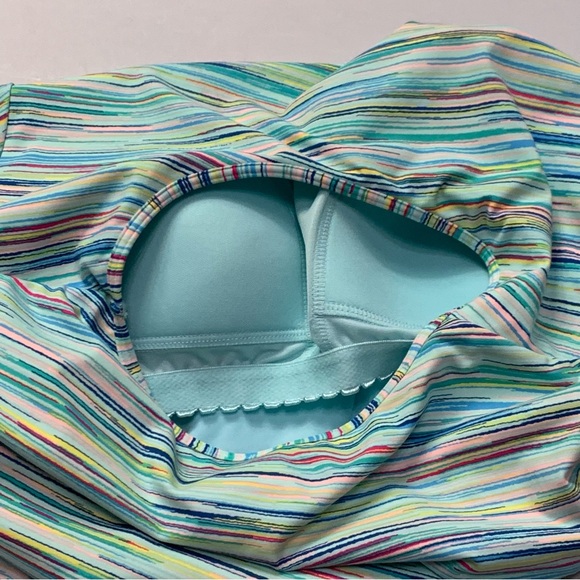 NWT Lands' End Green Multicolored Fitted Short Sleeve Swim Tee Women’s Size 6 - Picture 8 of 15